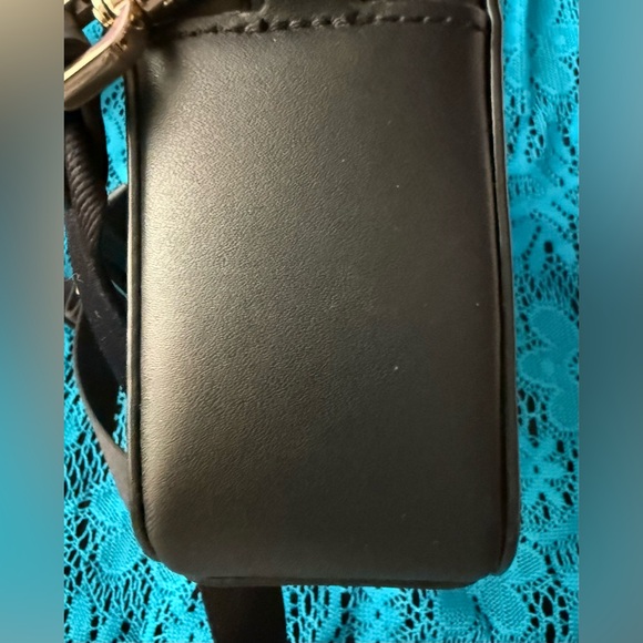 Kate Spade x Disney Aristocats Mini Camera Bag - Picture 13 of 16